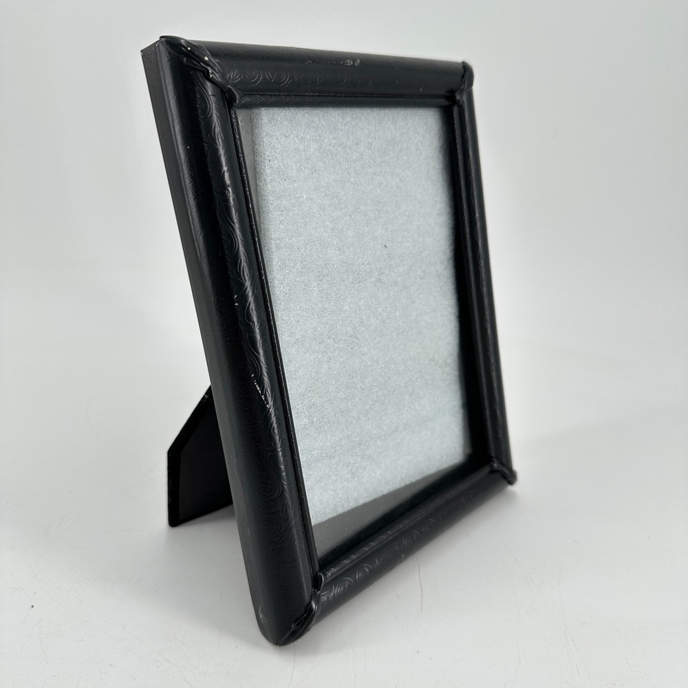 Black 5x7 Picture Frame Embossed Floral Scroll Pattern Tabletop Easel Back